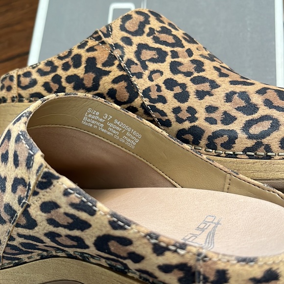 NWT! Dansko Leopard Suede Clog. Women’s size 37. - Picture 5 of 8